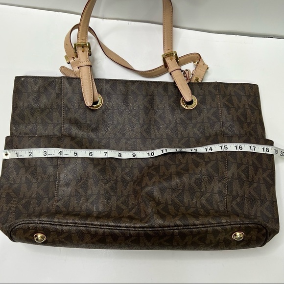 Michael Kors Signature Jet Set Tote in Brown - Picture 6 of 12